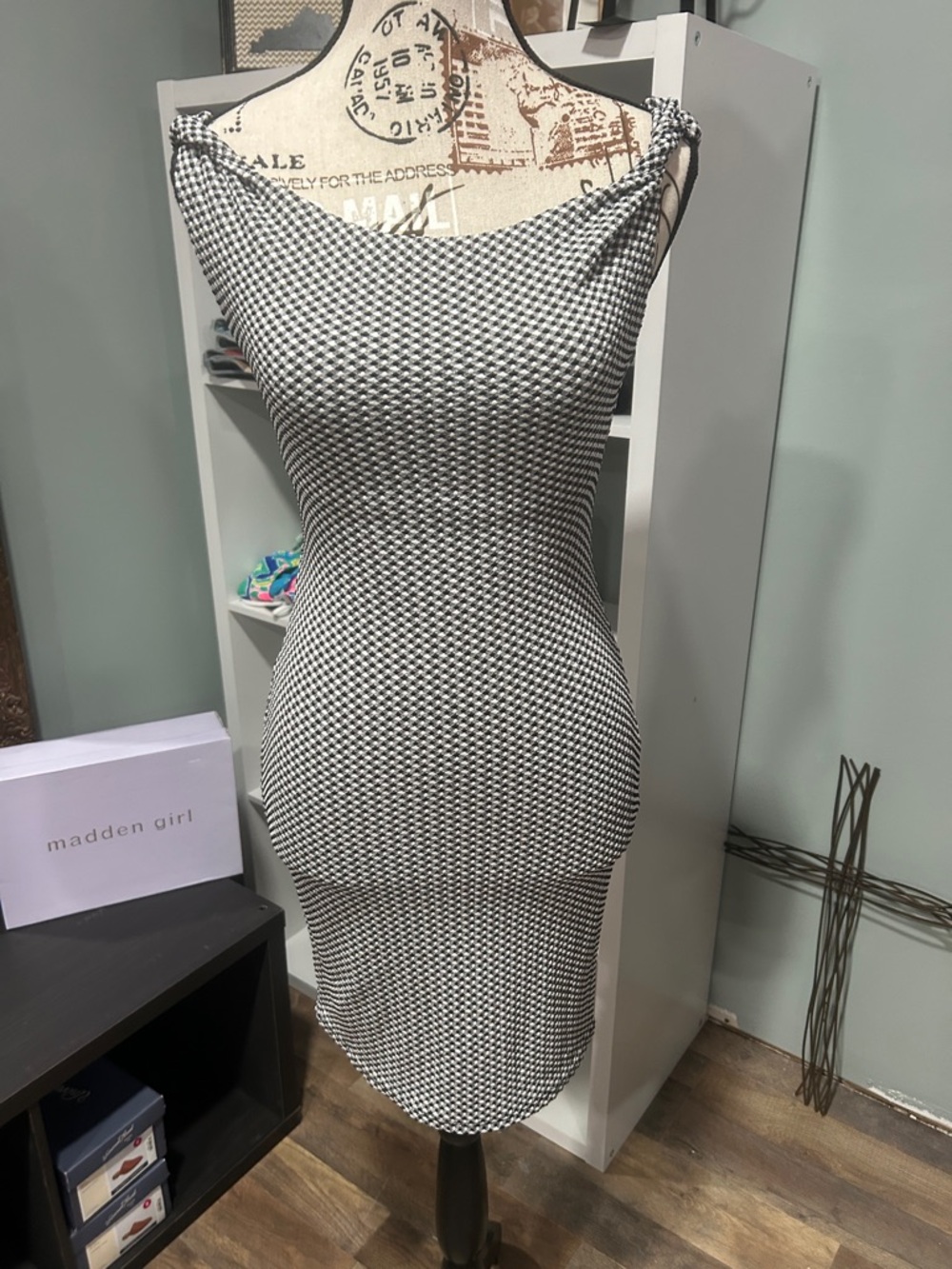 Wild Fable Black & White Houndstooth Midi Bodycon Dress